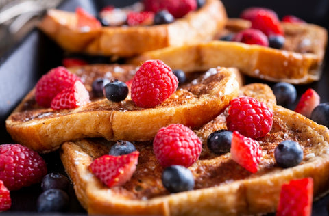 High-protein breakfast with cricket protein oats